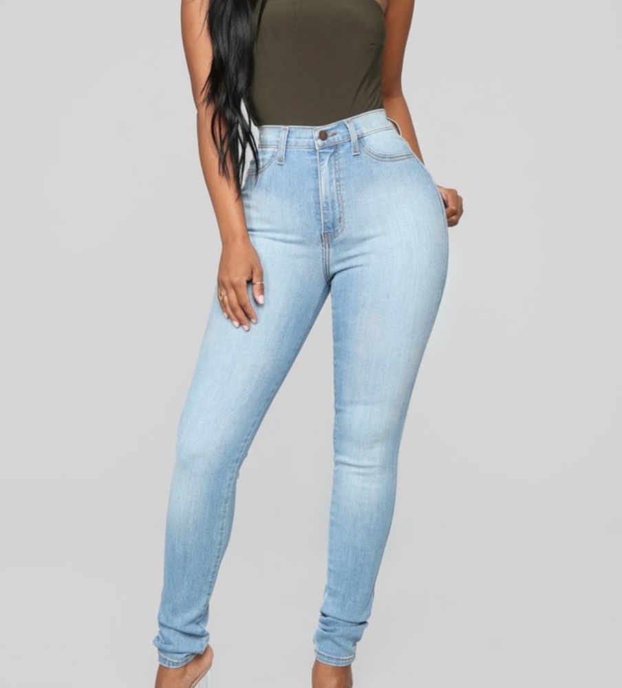 Fashion Nova High Waisted Jean's New Withought Tag